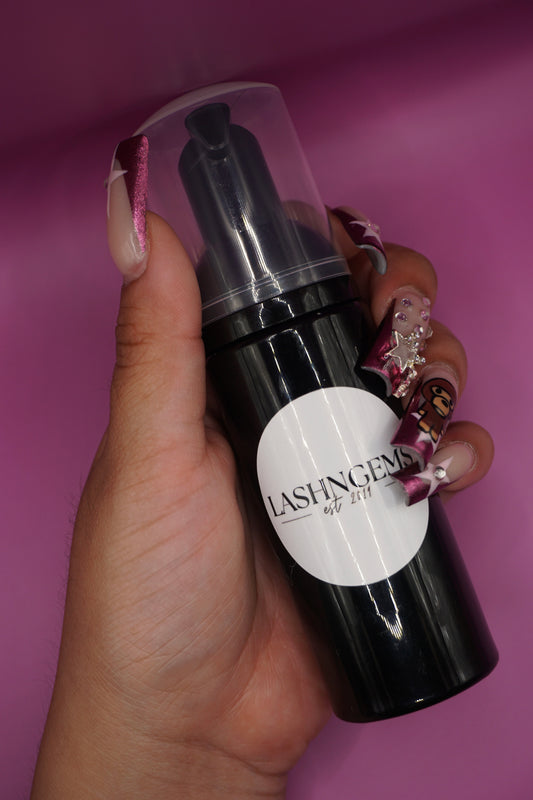 Bubble gum lash shampoo